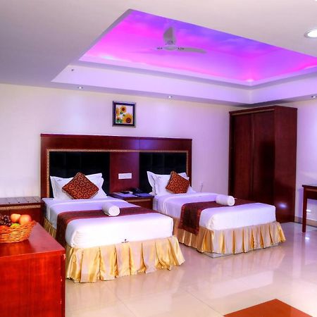 Perintalmanna Hotel Hiton מראה חיצוני תמונה