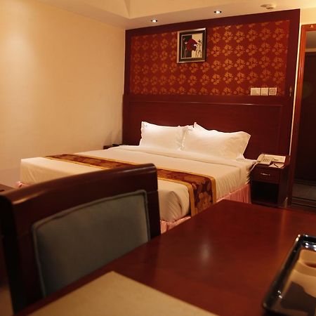 Perintalmanna Hotel Hiton מראה חיצוני תמונה