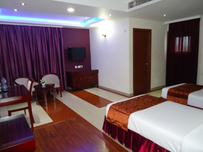 Perintalmanna Hotel Hiton מראה חיצוני תמונה