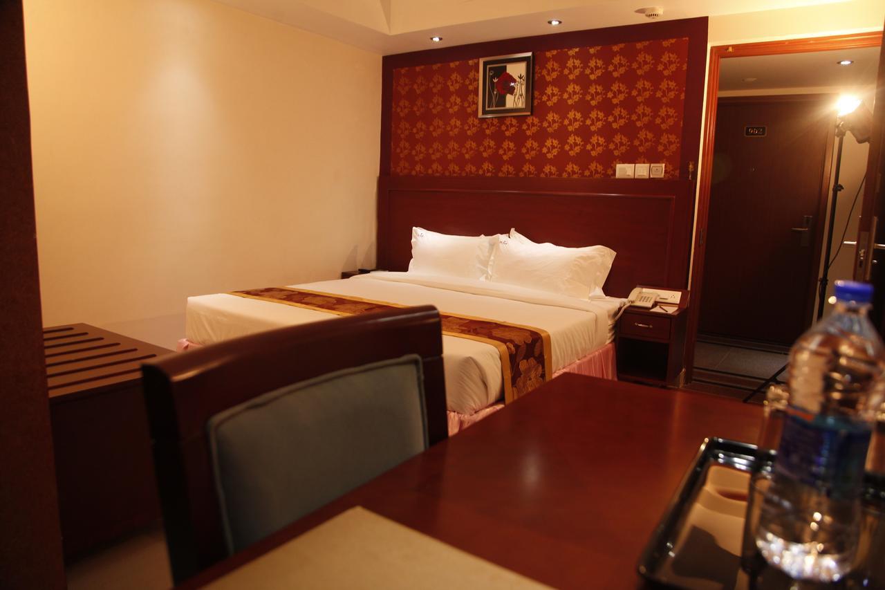 Perintalmanna Hotel Hiton מראה חיצוני תמונה